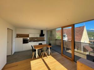 Mesnerhof Chalet with Dolomite view and free indoor parking