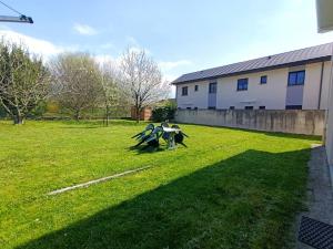 Aix-les-Bains : T2 RDC Maison avec Jardin, Animaux admis - FR-1-555-5