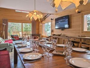 Chalet spacieux près des pistes avec terrasse sud - FR-1-565-36
