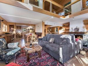 Chalet spacieux près des pistes avec terrasse sud - FR-1-565-36