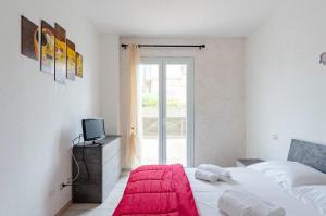 JOIVY Flat with Terrace & Parking