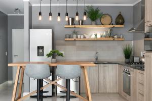 Century City Luxury Two Bedroom Apartment