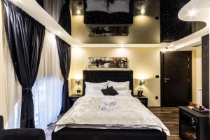 Madison - Square Sava