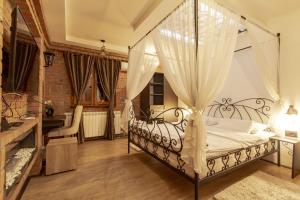 Madison - Square Sava