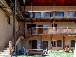 Auberges de jeunesse Chalet le Genepy with amazing views! : photos des chambres