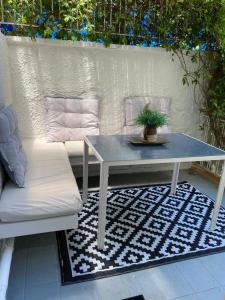 Cozy seaside studio in Lemos Vouliagmenis