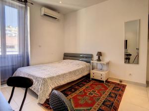 Studio Carré dOr. 2 mins from the Croisette. 143