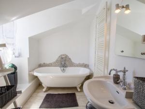 Maisons de vacances Gite Champagnac-de-Belair, 6 pieces, 10 personnes - FR-1-616-265 : photos des chambres