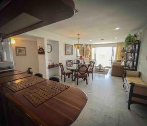 Apartamento con Vista al Mar en Sunrise