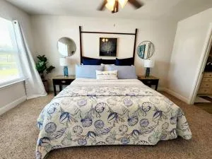ENTIRE HOME- Gorgeous 3br Townhome Pool, Grill, Washer, Dryer, 2 FREE drive up spaces Sleeps 6 Close to everything PCB! - Audubon Island
