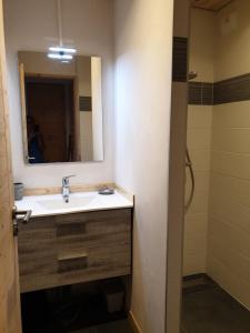B&B / Chambres d'hotes L'Eterlou 74 : Chambre Familiale avec Terrasse 