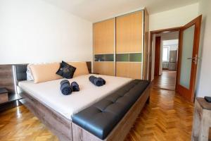 Excellent Large Lux Apartment Central Martin