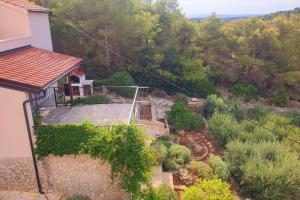 Apartments with parking space Rukavac, Vis - 8496