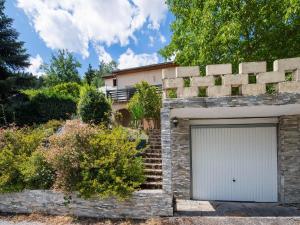 Maisons de vacances Inviting holiday home in Miremont with garden : photos des chambres