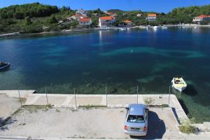 Seaside apartments with a swimming pool Lumbarda, Korcula - 9303