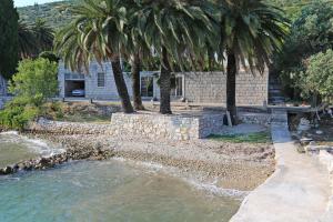 Family-friendly apartments with swimming pool Kuciste - Perna, Peljesac - 10143