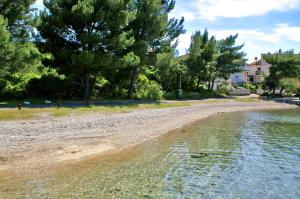 Apartments by the sea Loviste, Peljesac - 10182