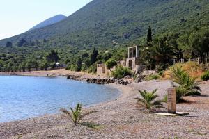 Family friendly apartments with a swimming pool Trpanj, Peljesac - 15603