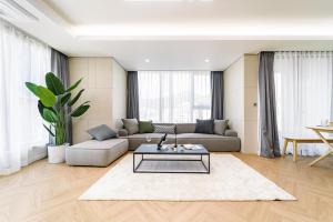 Le Collective Busan station