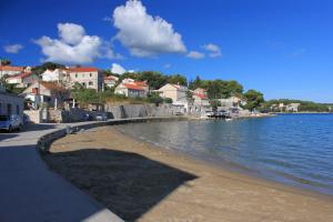 Apartments with parking space Lumbarda, Korcula - 4429