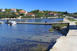 Studio Lumbarda 4385b