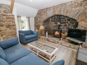 Sunstone Garreg Haul