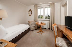 Single Room with Mountain View room in Classic Hotel Meranerhof