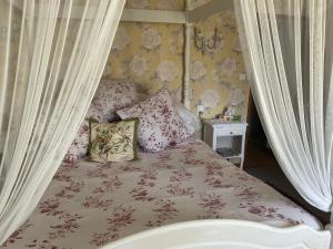 B&B / Chambres d'hotes Le Jardin de Rose 24 FEUILLEBERT Romagne 86700 : photos des chambres