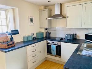 Driftwood Cottage pets go free WiFi included