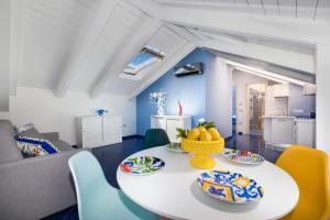 Bells Apartment - De Vivo Realty SantAgnello