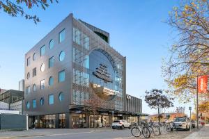 Christchurch City Hotel