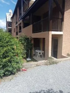 Appartement en rez de jardin et parking privatifs près des pistes - 艾尔比蒙通