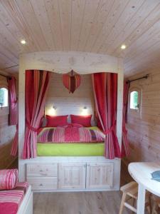 Maisons de vacances La Roulotte de Bourgogne : photos des chambres