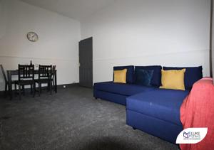 Luke Stays - Brinkburn Avenue