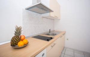 Apartments with a swimming pool Mokalo, Peljesac - 639