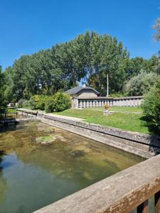 Maisons de vacances L'entre deux Eaux 'Maison' Balcon 'et Jardin : photos des chambres