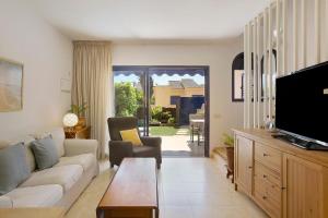 Free Airport Shuttle and Parking