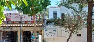 Christin P. Cute home with patio - Kroústas