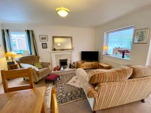 Spacious Two Bedroom House - TM