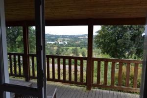 Chalets Beautiful lake view 3 bedroom chalet. : photos des chambres