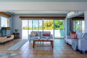 Melograno 3-BR Apt w Terrace in Larnaca