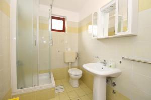 Apartments by the sea Mandre, Pag - 6284