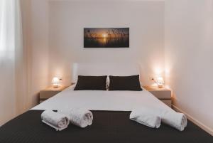 Apartments by the sea Molat - 18433