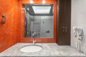 Filoxenia MG Projects Near Acropolis Veeikou