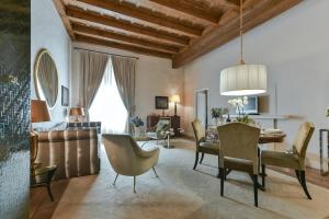 Boccaccio elegant apartment in Oltrarno