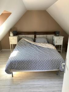 Maisons de vacances Gite la Chouette Bicoque, petite maison renovee en bois une chambre, une mezzanine en bord de Rance : photos des chambres