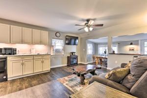 Lakeside Lodi Hideaway with Dock and Nearby Parks