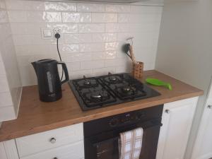 ŁADNE MIESZKANIE W PRZYJAZNEJ OKOLICY - NICE APARTMENT IN a FRIENDLY NEIGHBORHOOD