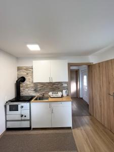 Holiday House Tomajna