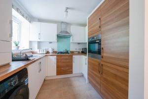 Stylish 2-bed home - For Company contractor and Leisure stays - NEC, Airport, HS2, Contractors, Resort World